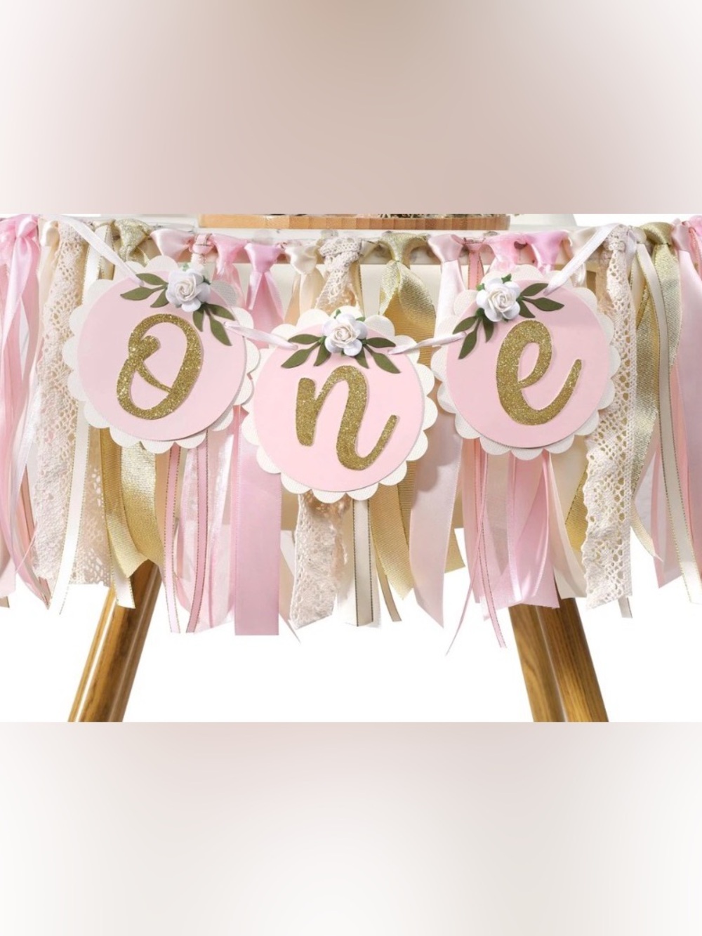 High chair first birthday girl floral decoration